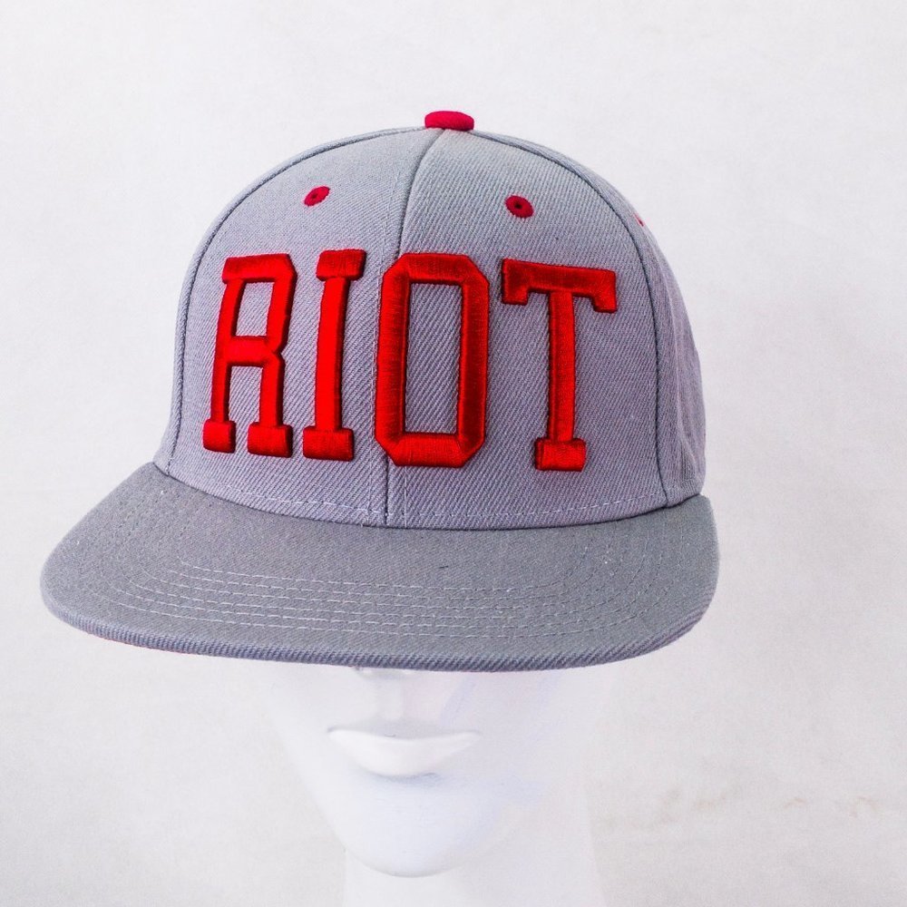 Young & Reckless Mens Baseball Cap Hat Gray Red Snapback One Size Fits Most RIOT